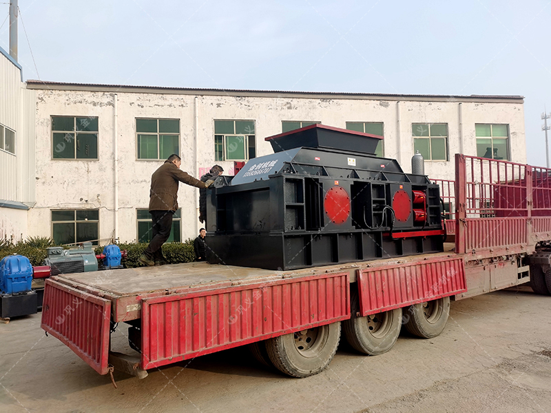 建筑用砂配置的液壓對(duì)輥制砂機(jī)多少錢一臺(tái)？