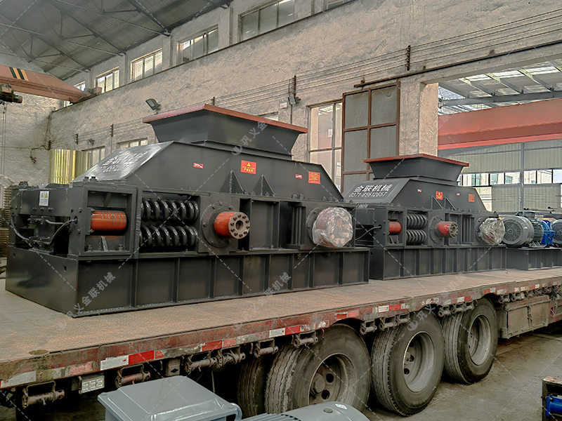 時產(chǎn)100噸瓜米石對輥制砂機有哪些型號？價格多少？